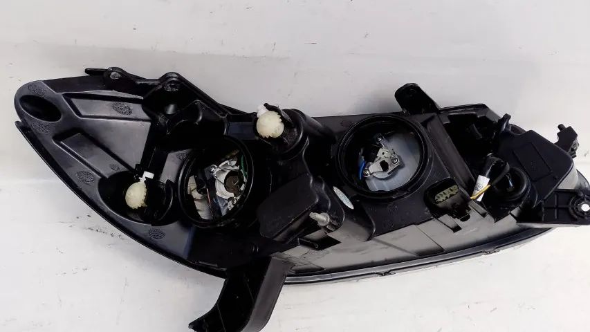 Farol Esquerdo Gm Tracker 2017 2018 2019 Original  - Foto 3