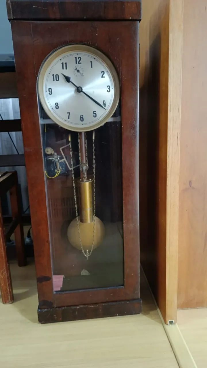 Relógio de Pêndulo Antigo