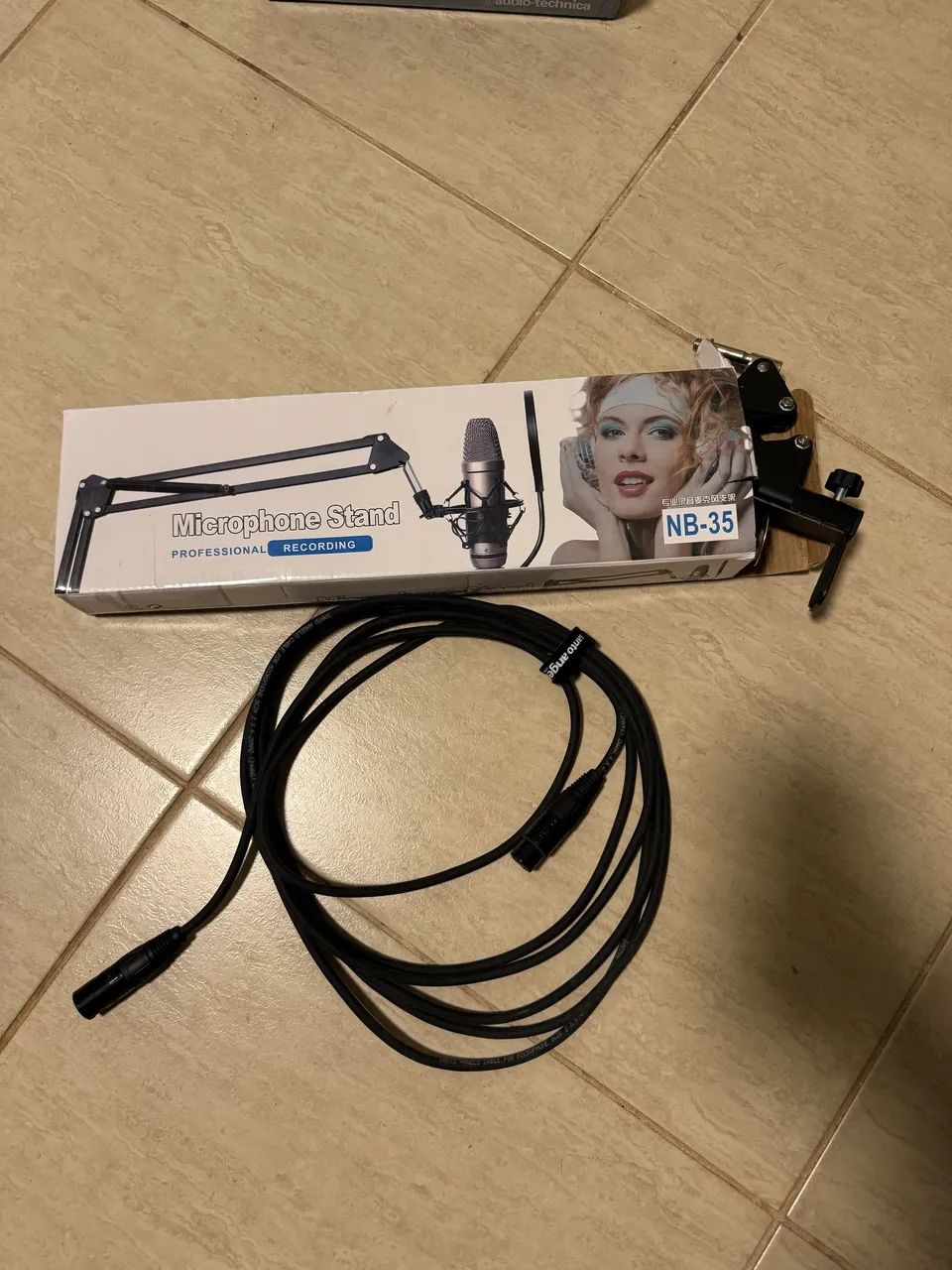 Microfone condensador Áudio Technica AT2020  - Foto 3