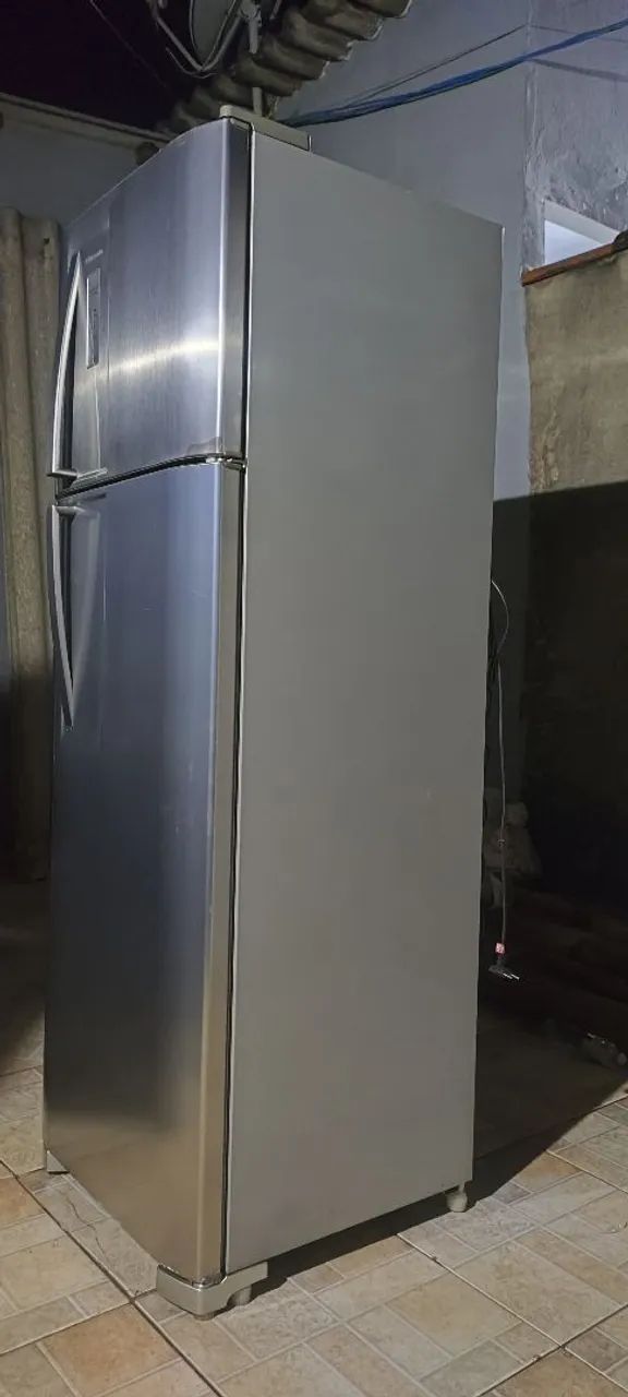 Geladeira Electrolux funciona perfeitamente  - Foto 3