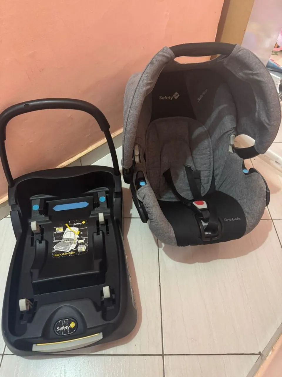 Bebê conforto Safety 1st com base 