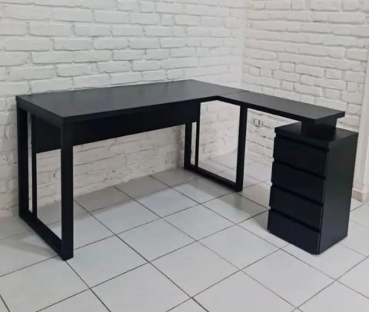 Preta mesa com gaveteiro em L para escritório moderno 
