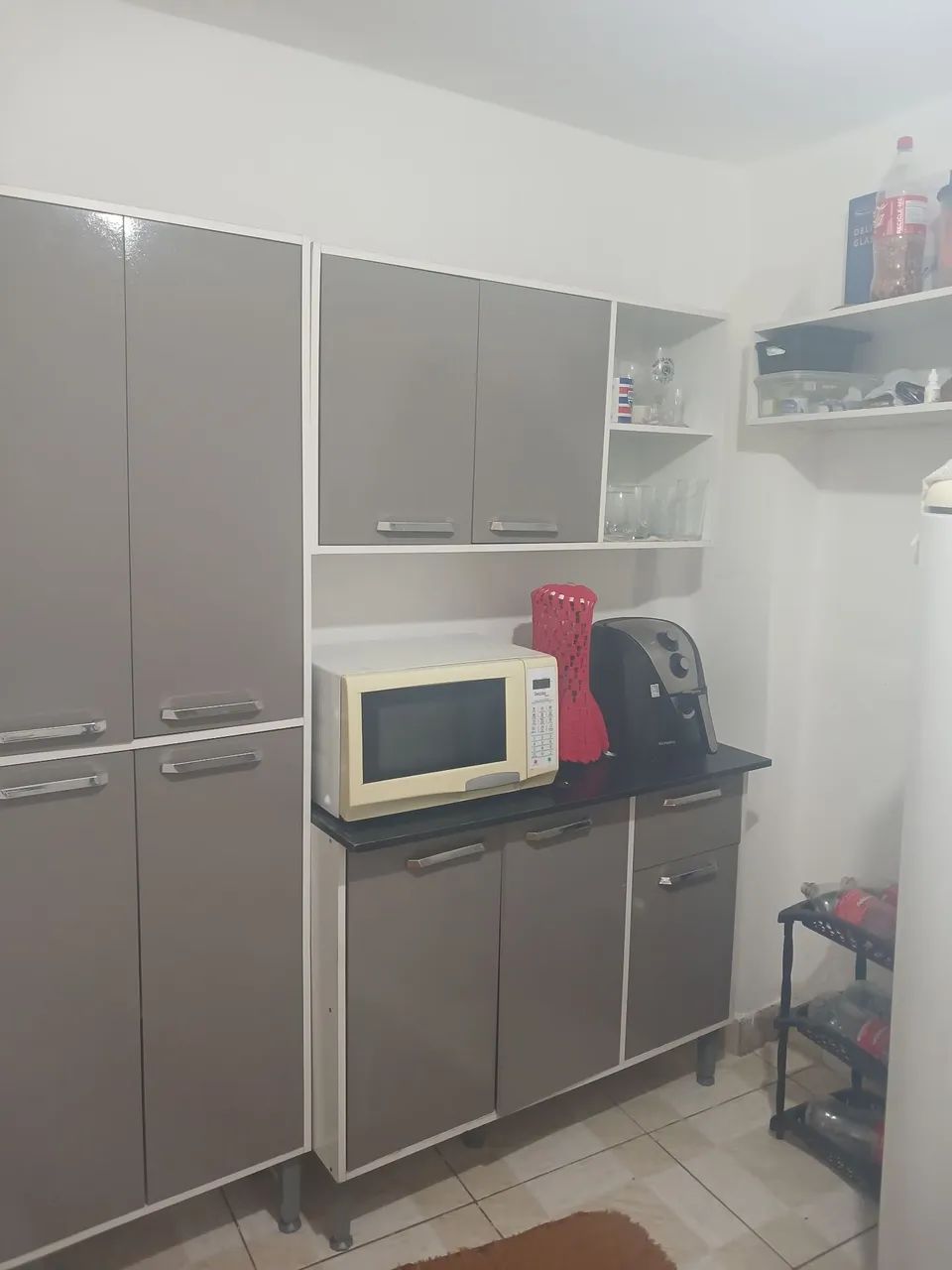 Mesa e armário  - Foto 2