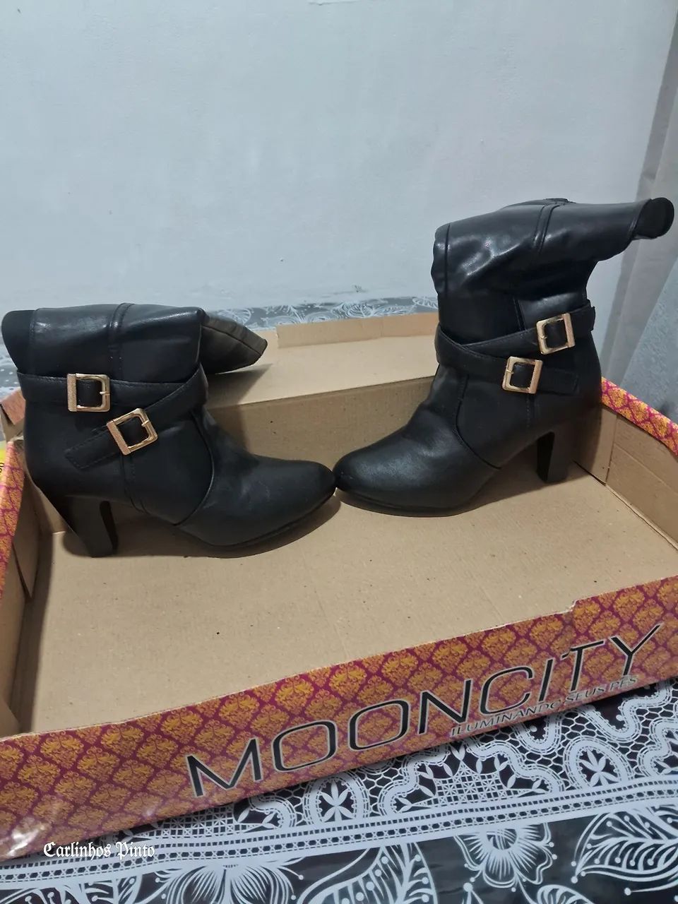 Bota preta de couro  - Foto 3