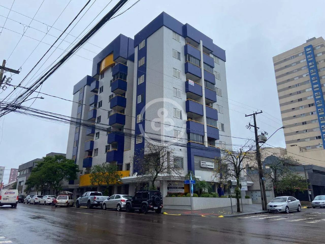APARTAMENTO SEMI MOBILIADO NO CENTRO