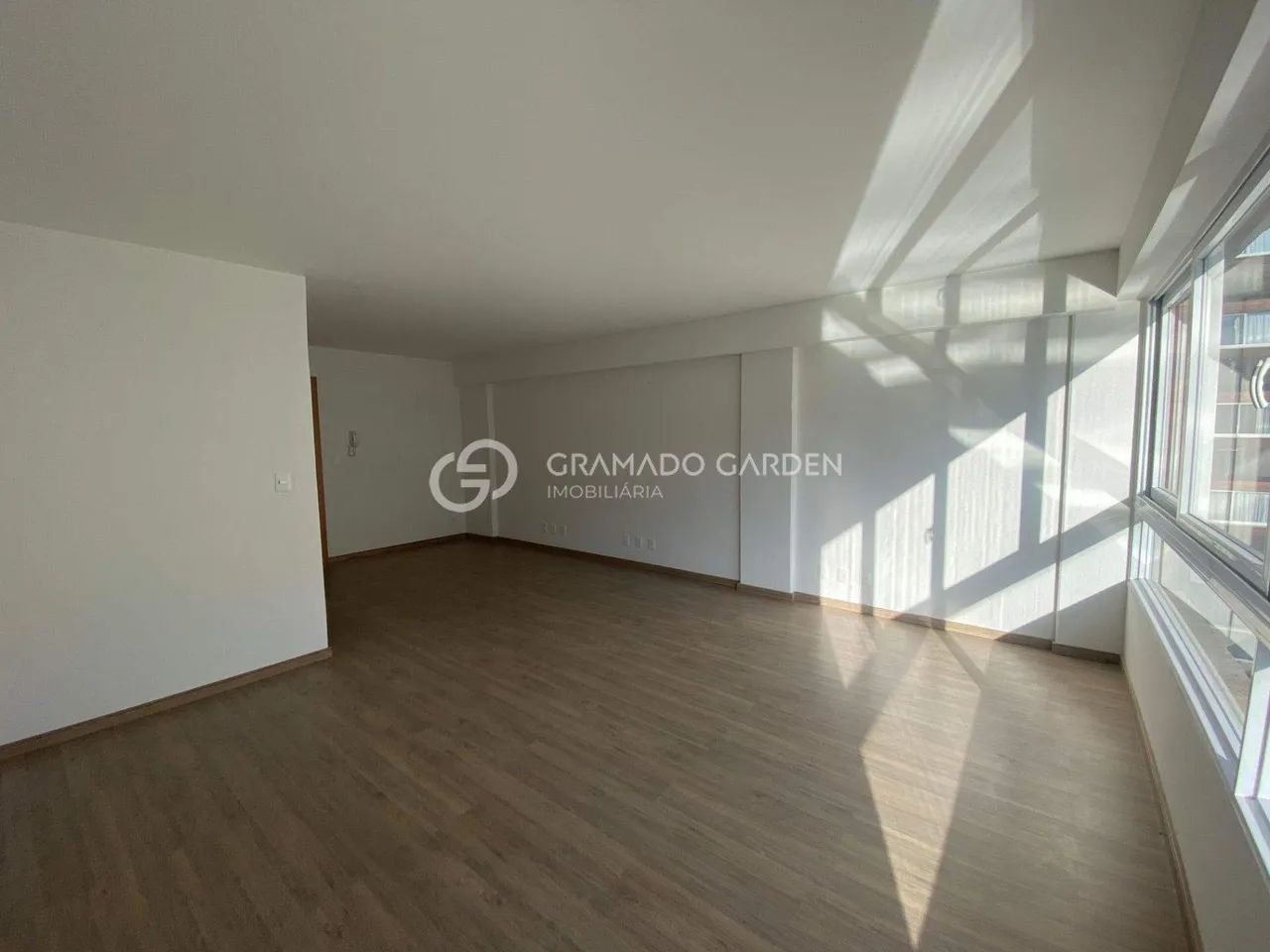 SALA PARA LOCAÇÃO NO CENTRO DE GRAMADO