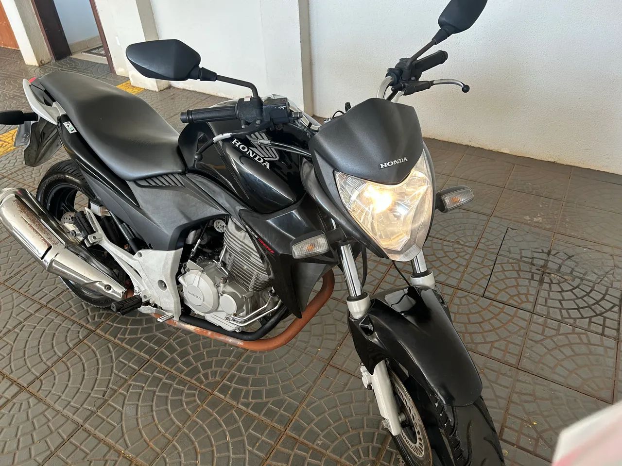 CB300 em ótimo estado - Foto 2