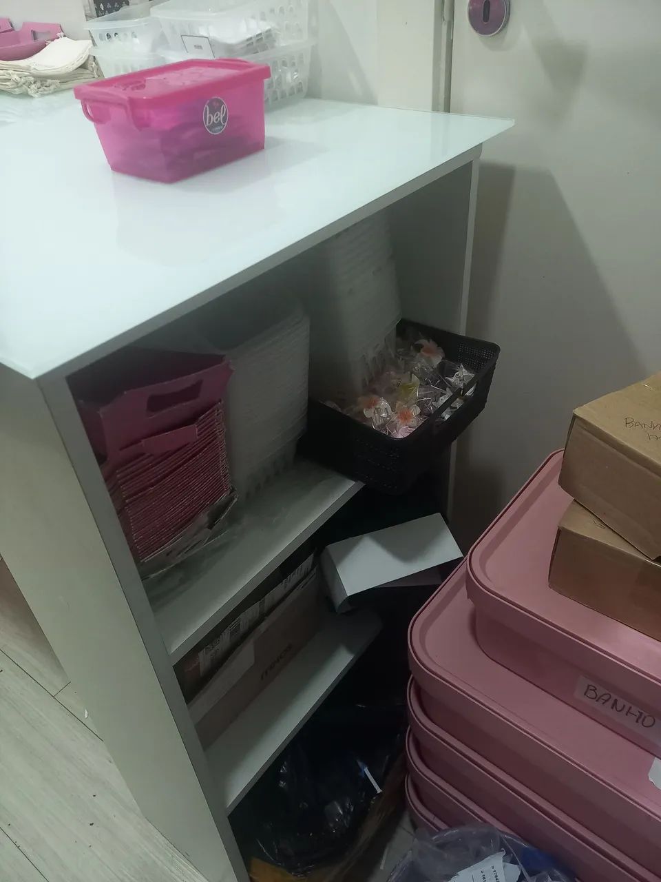 MESA COM TAMPO DE VIDRO TOK STOK - Foto 4