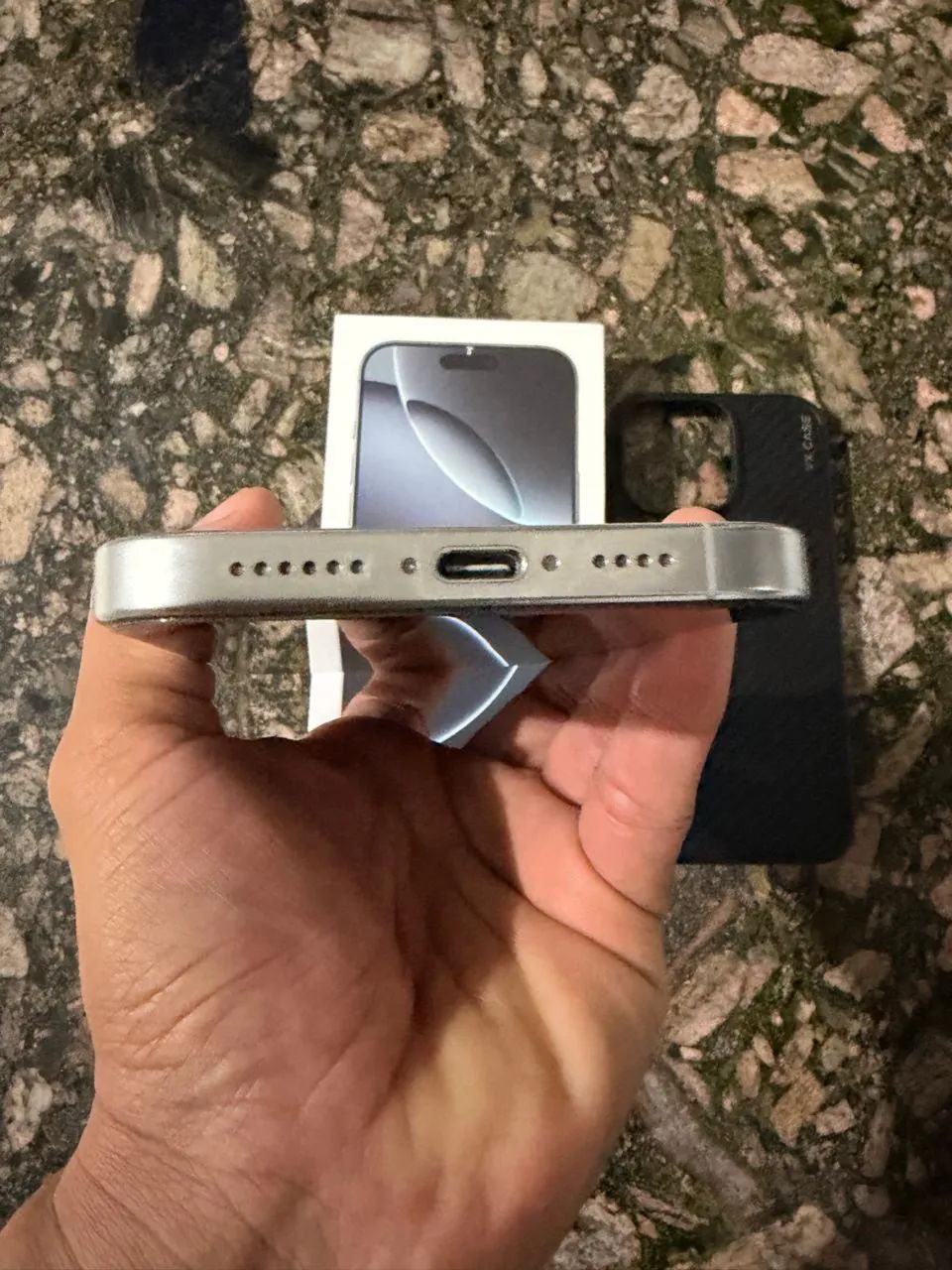 iPhone 16 Pro Max - Foto 3