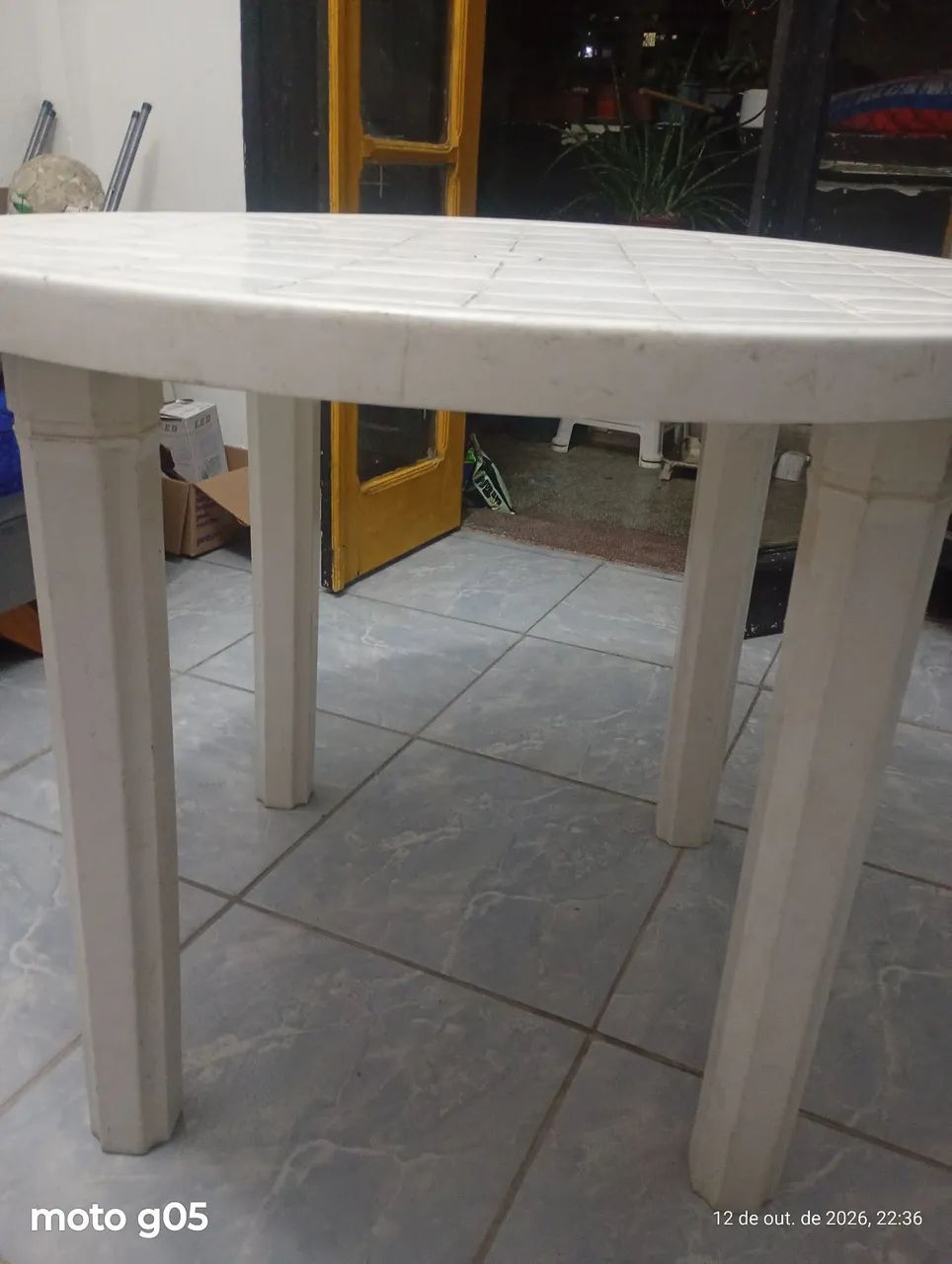 mesa plástica para 4 cadeiras 