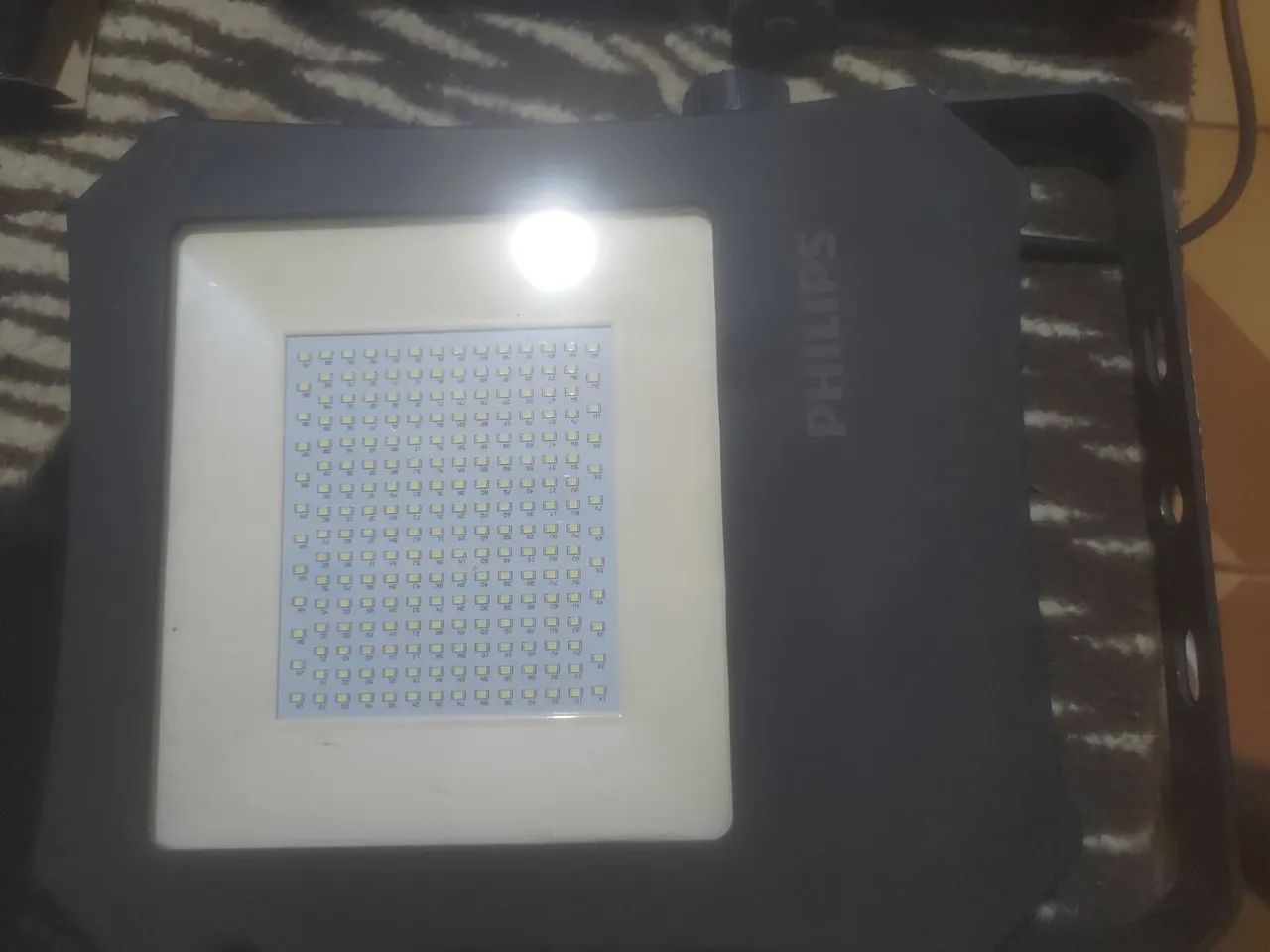 2 refletor de LED Philips bons  - Foto 4