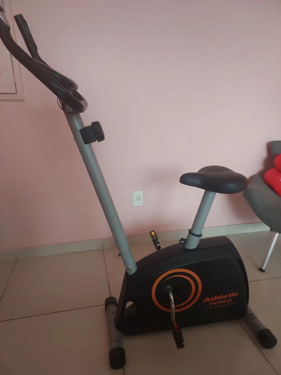 Vendo uma excelente bicicleta Ergometrica nova - Foto 5