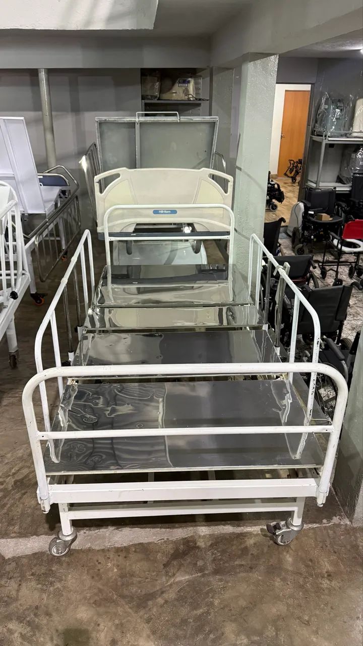 Cama hospitalar motorizada 