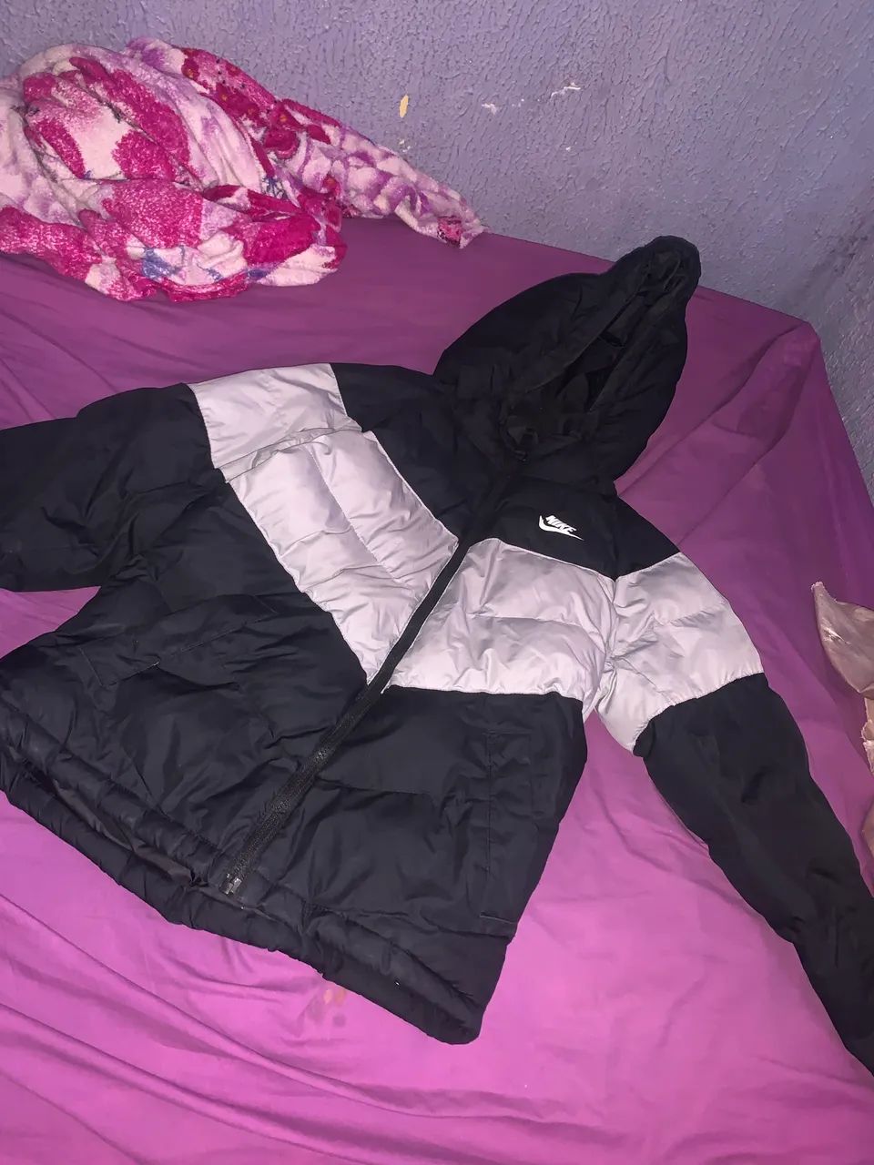 Blusão da Nike,semi novo,usado uma vez - Foto 3