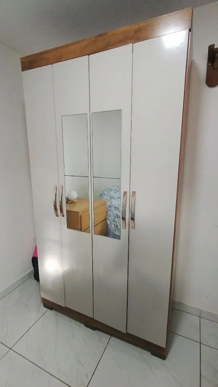Guarda-roupa 4 portas