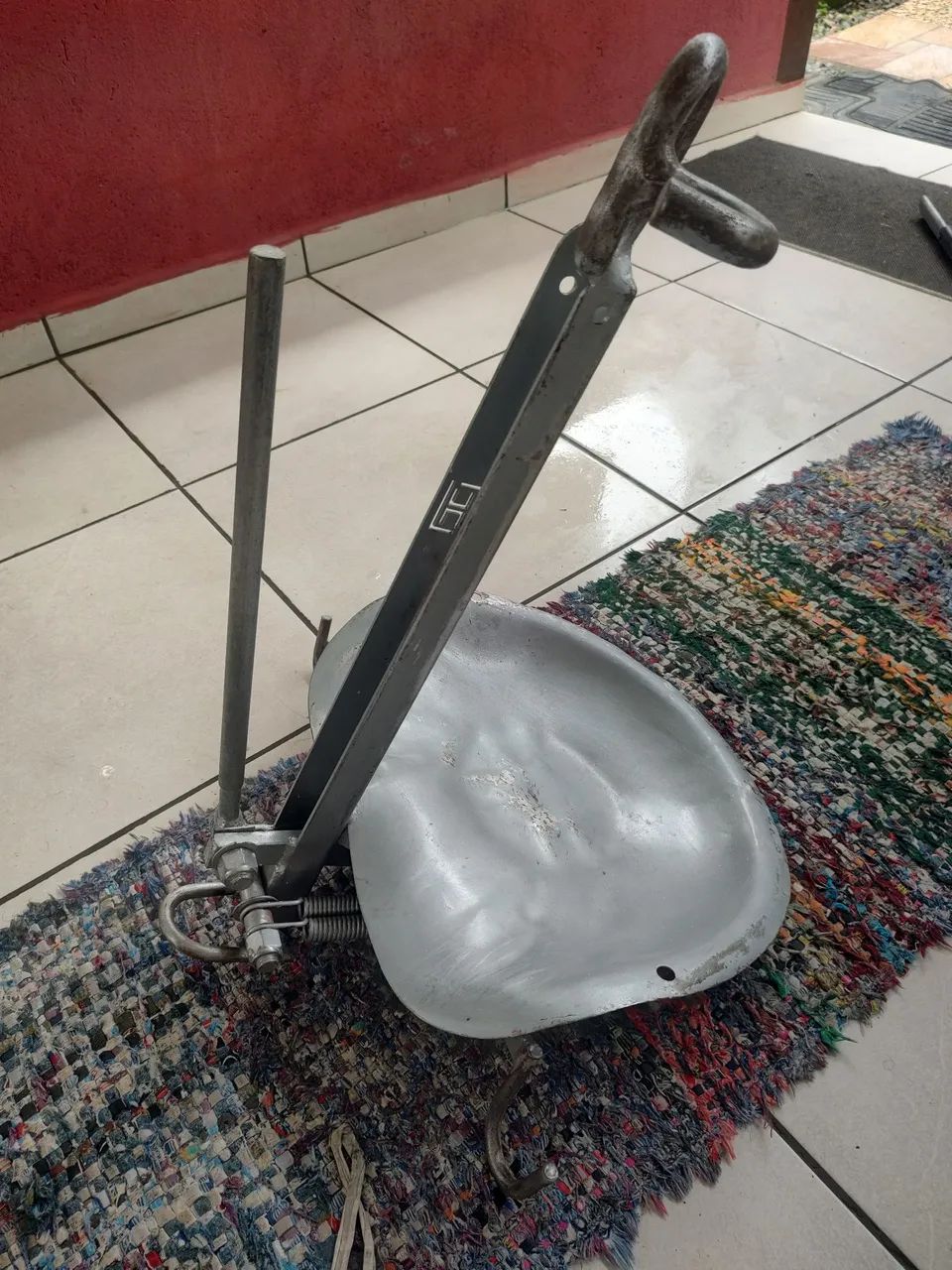 Vende - se Cadeirinha predial - Foto 2