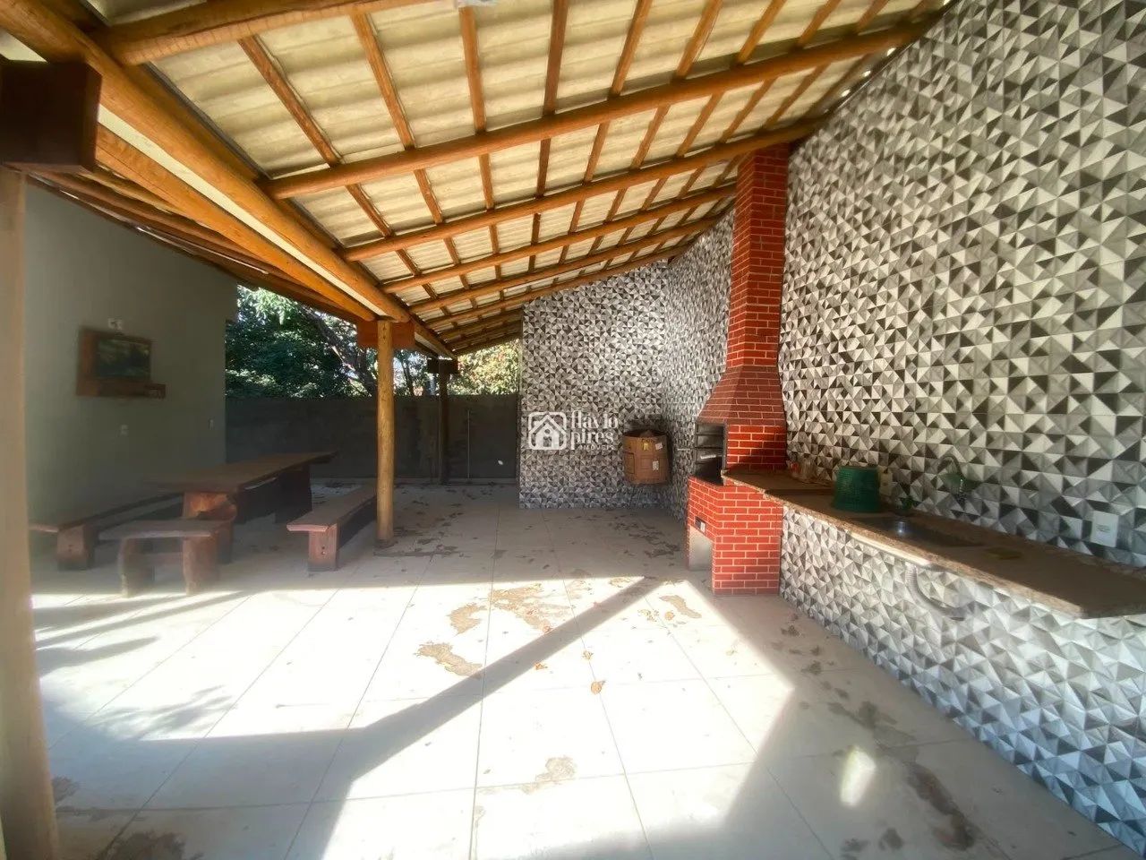 Excelente casa 3 quartos com suíte em Lote 430 M2