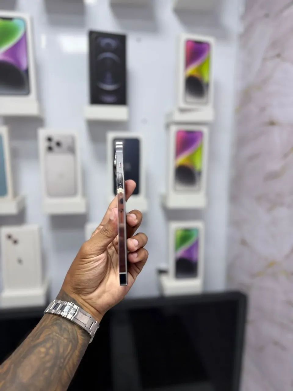 IPHONE 14 PRO MAX 128GB SIKVER<br>R$ 3.599,00 - Foto 3