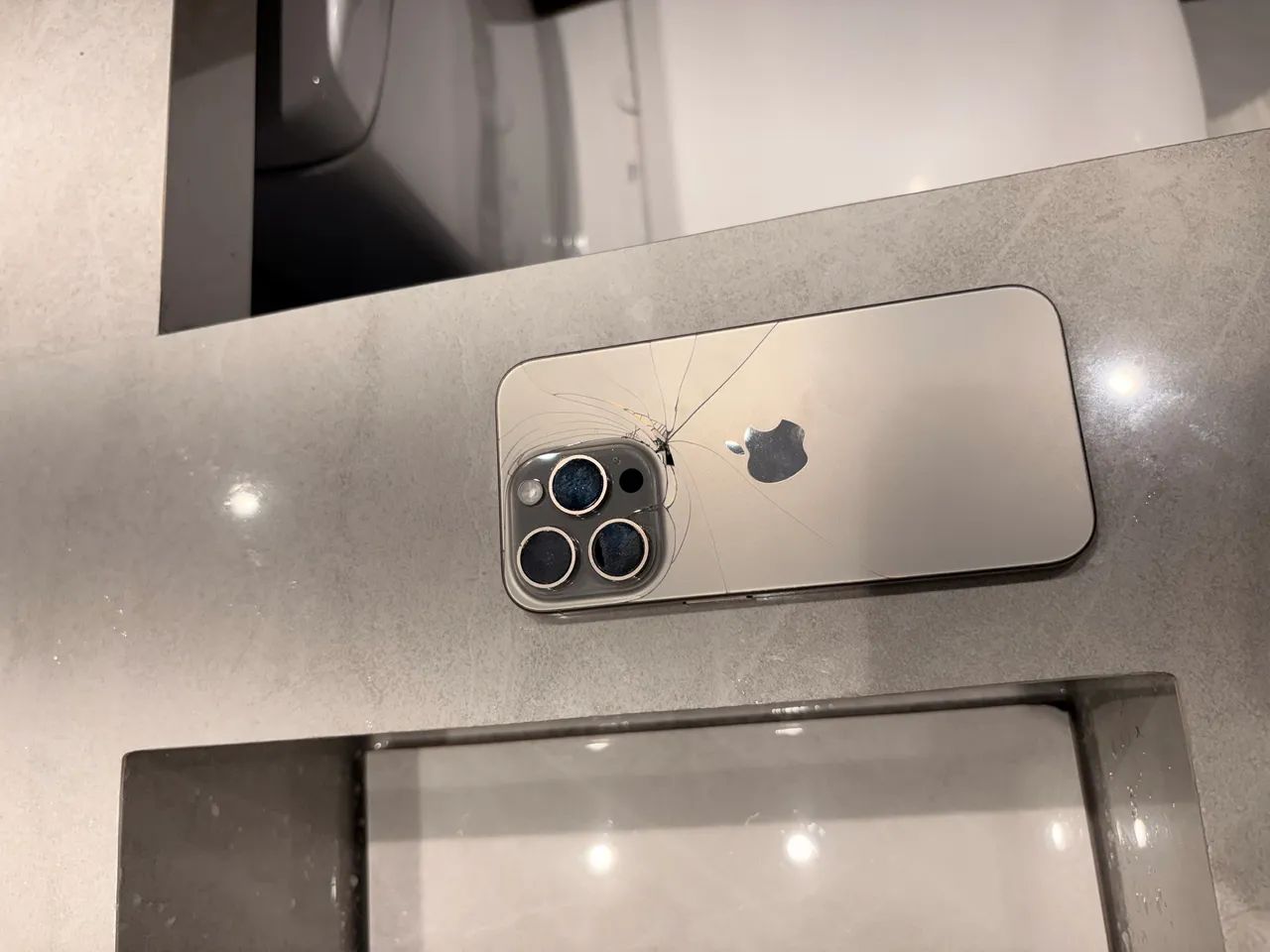 iPhone 15 pro 256gb - Foto 4