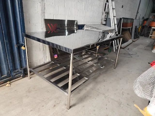 Mesa inox profissional 2,20 m para preparo