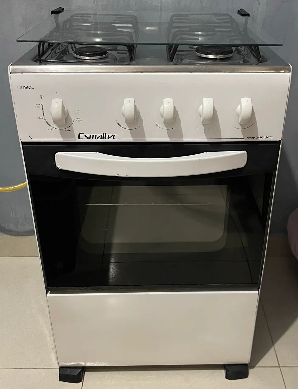 Fogão Esmaltec. 