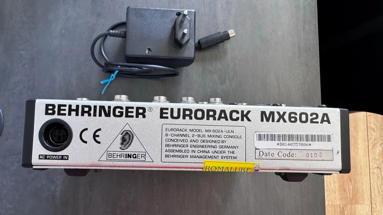Mesa de som 6 canais Behringer MX602A  - Foto 3