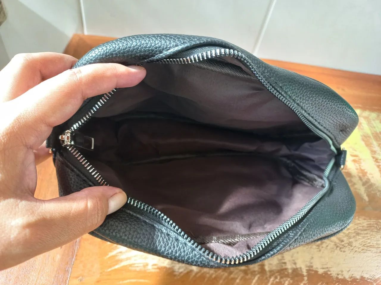 Bolsa feminina preta com alça - NOVA - Foto 3