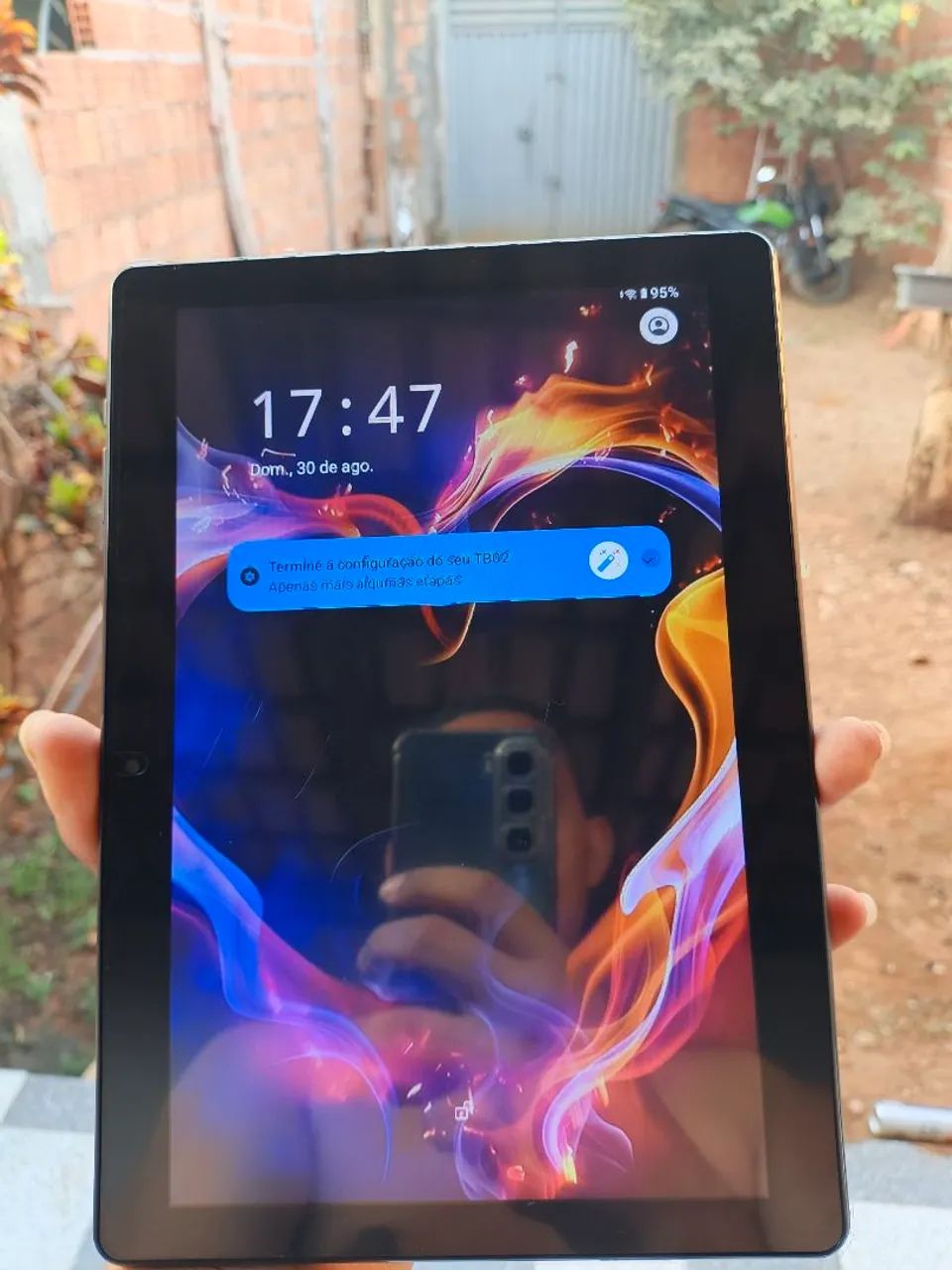 Tablet semi novo.