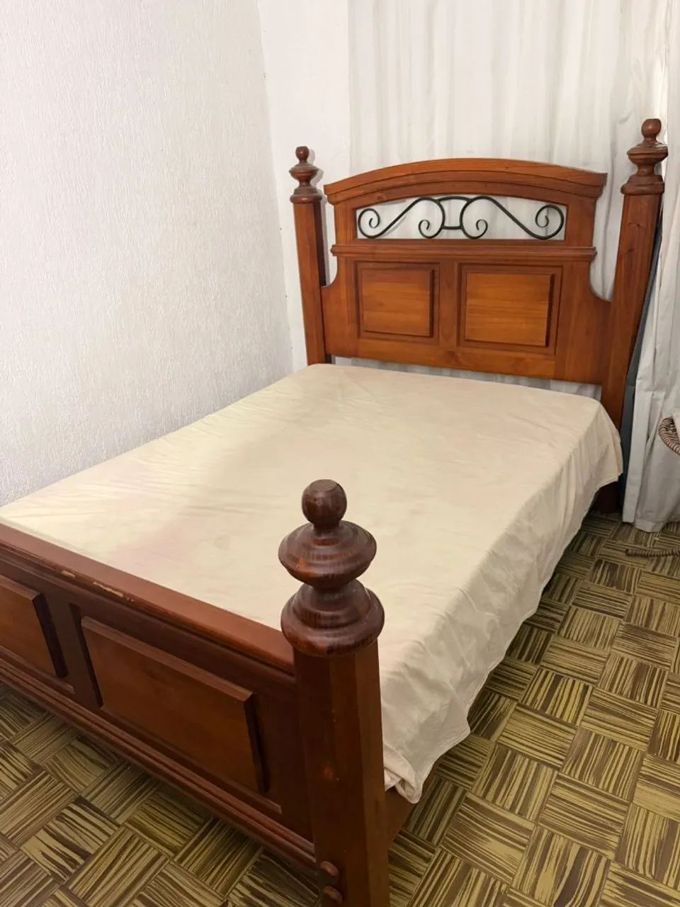 Cama de casal em madeira maciça  - Foto 5