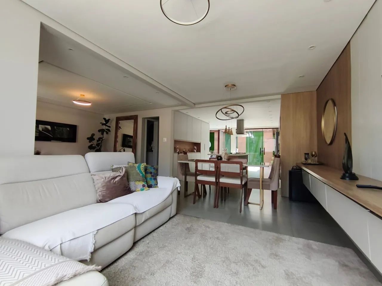 LINDA CASA EM CONDOMÍNIO