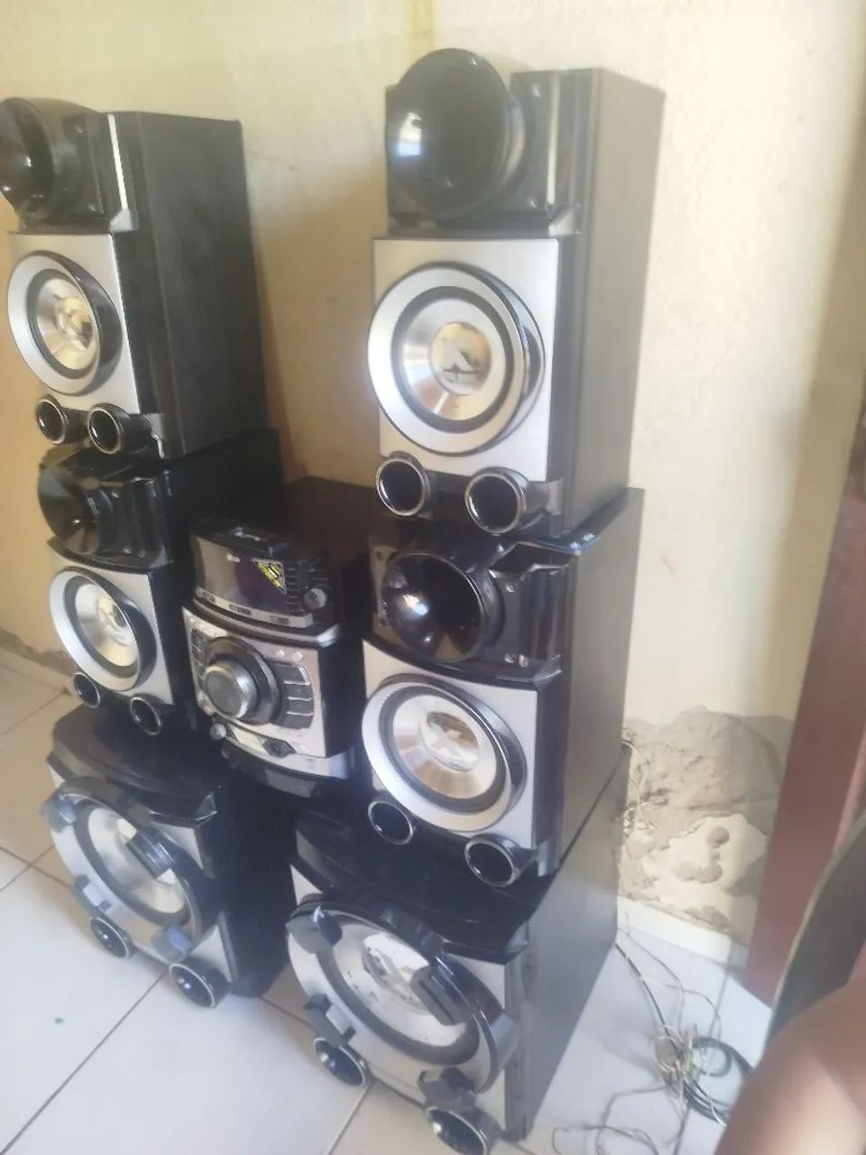 som LG defeito mais as caixas estão funcionando perfeitamente  - Foto 3