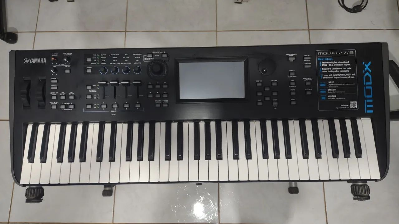 Yamaha MODX6 - Foto 3