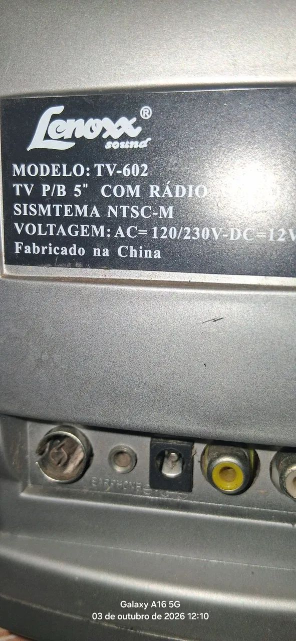 Vendo televisor 10 polegadas , super conservada e funcionado.  Valor negociável! - Foto 5