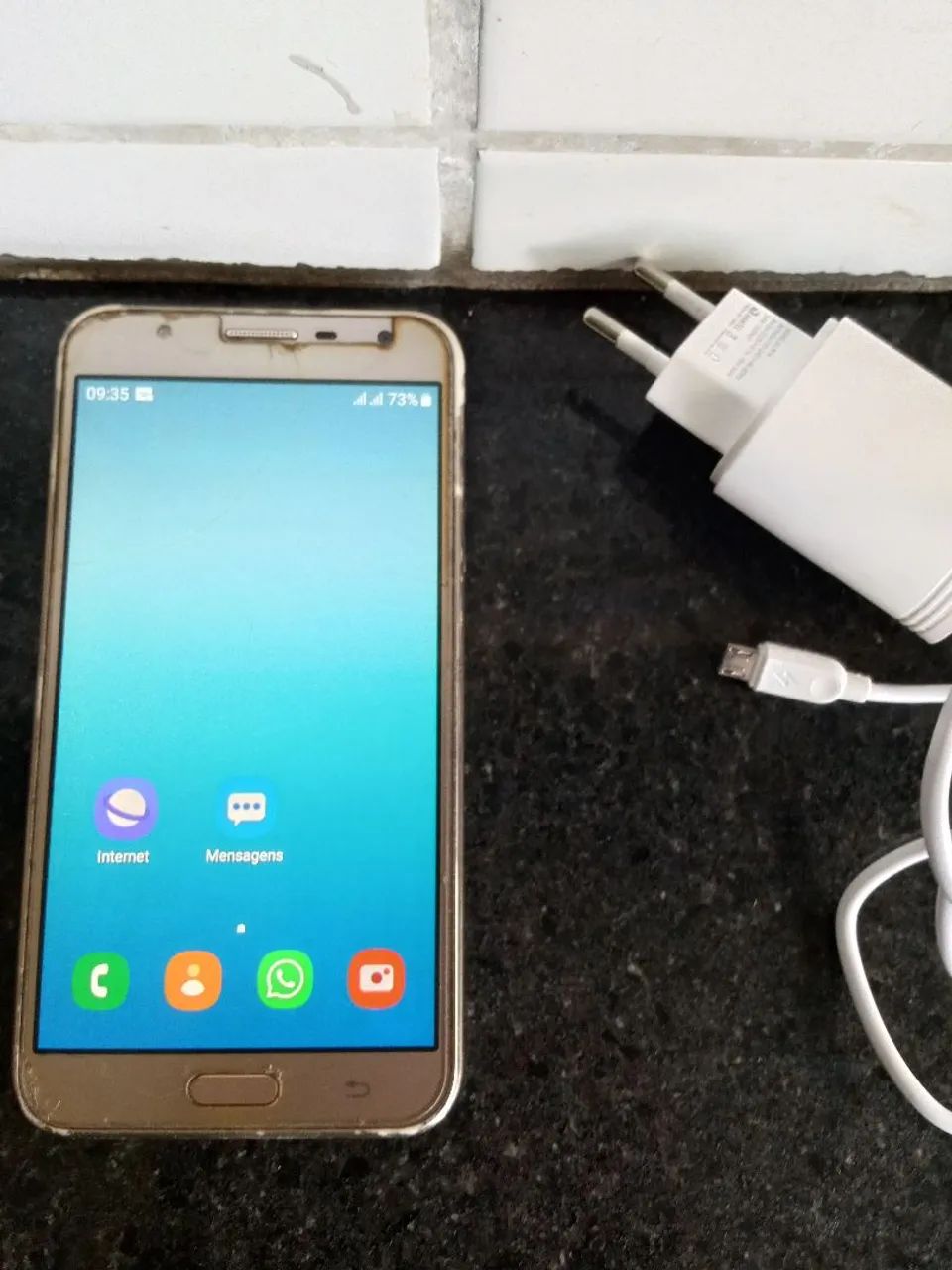 Celular J7 