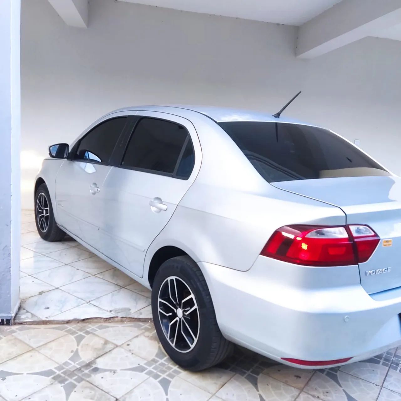 Volkswagen Voyage 2013