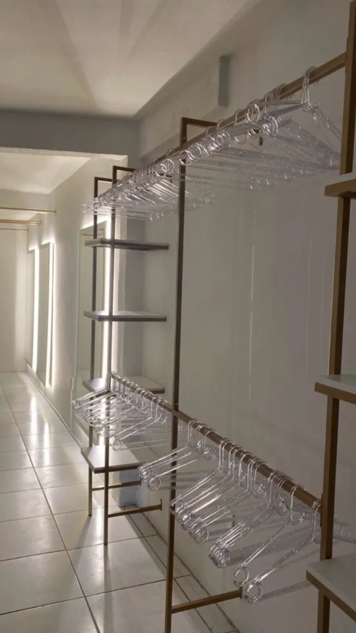 Loja de Roupas Completa - Móveis Industrial Chic e Espelhos LED - Foto 3