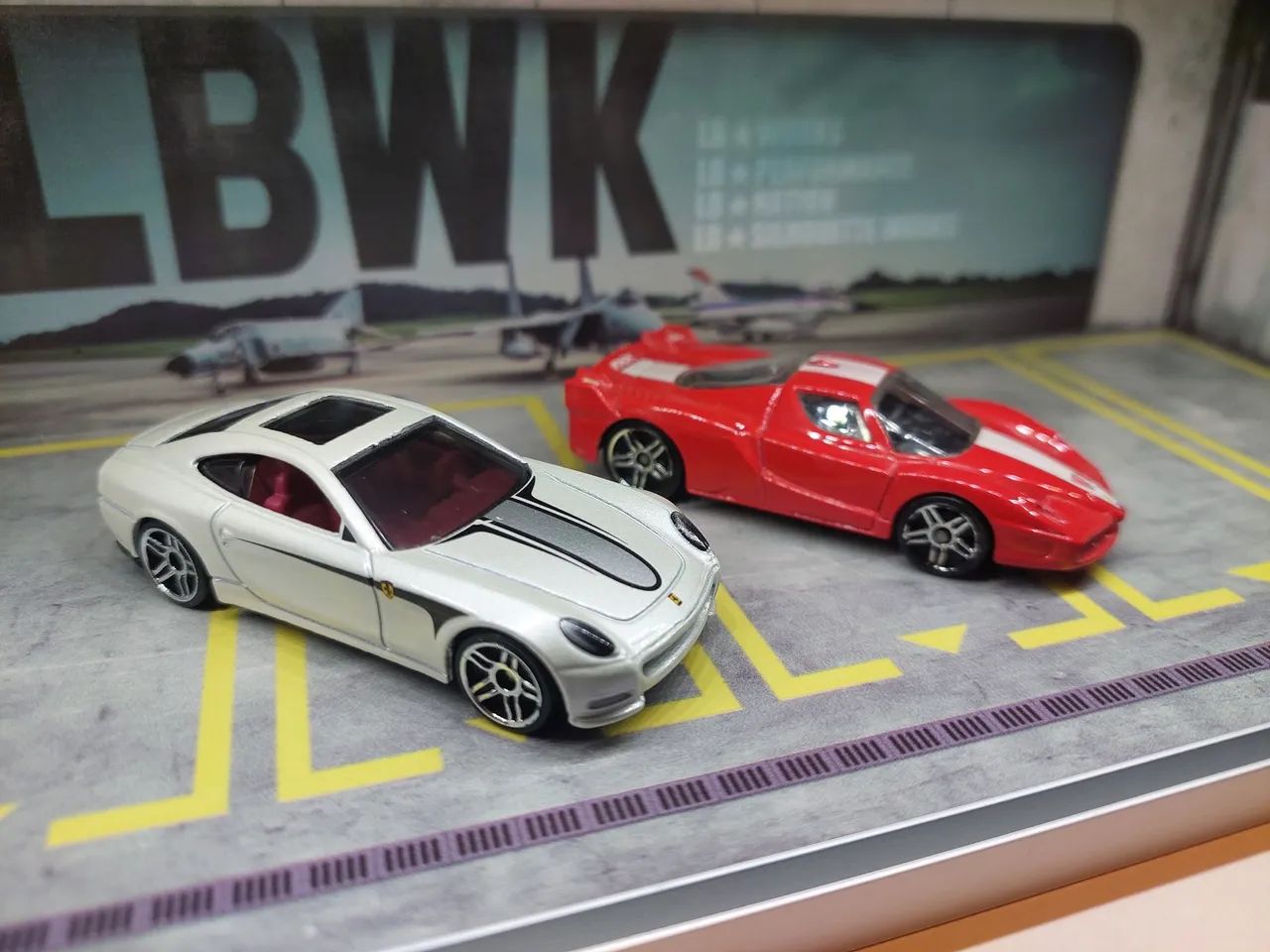 Hot Wheels Ferrari combo 3 - Foto 4