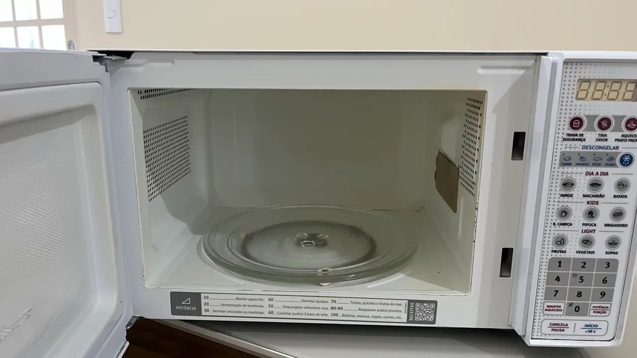 Microondas Eletrolux - Foto 2