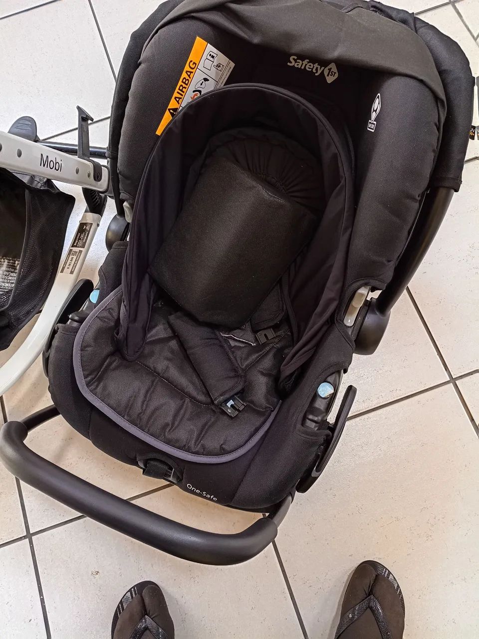 Carrinho de bebê com bebê conforto conjunto  - Foto 4