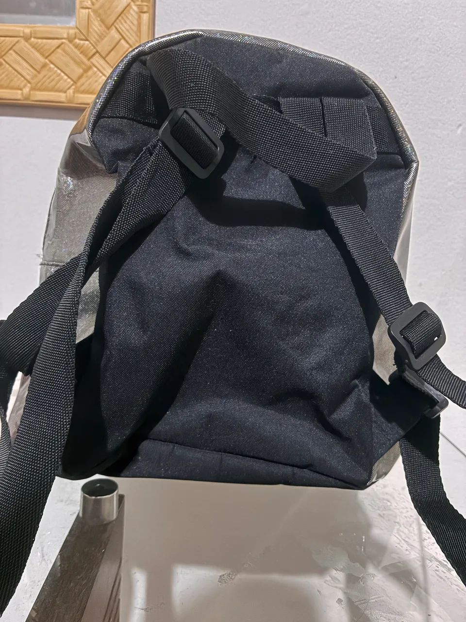 Mini bag holográfica da Capricho com a Sestini - Foto 3