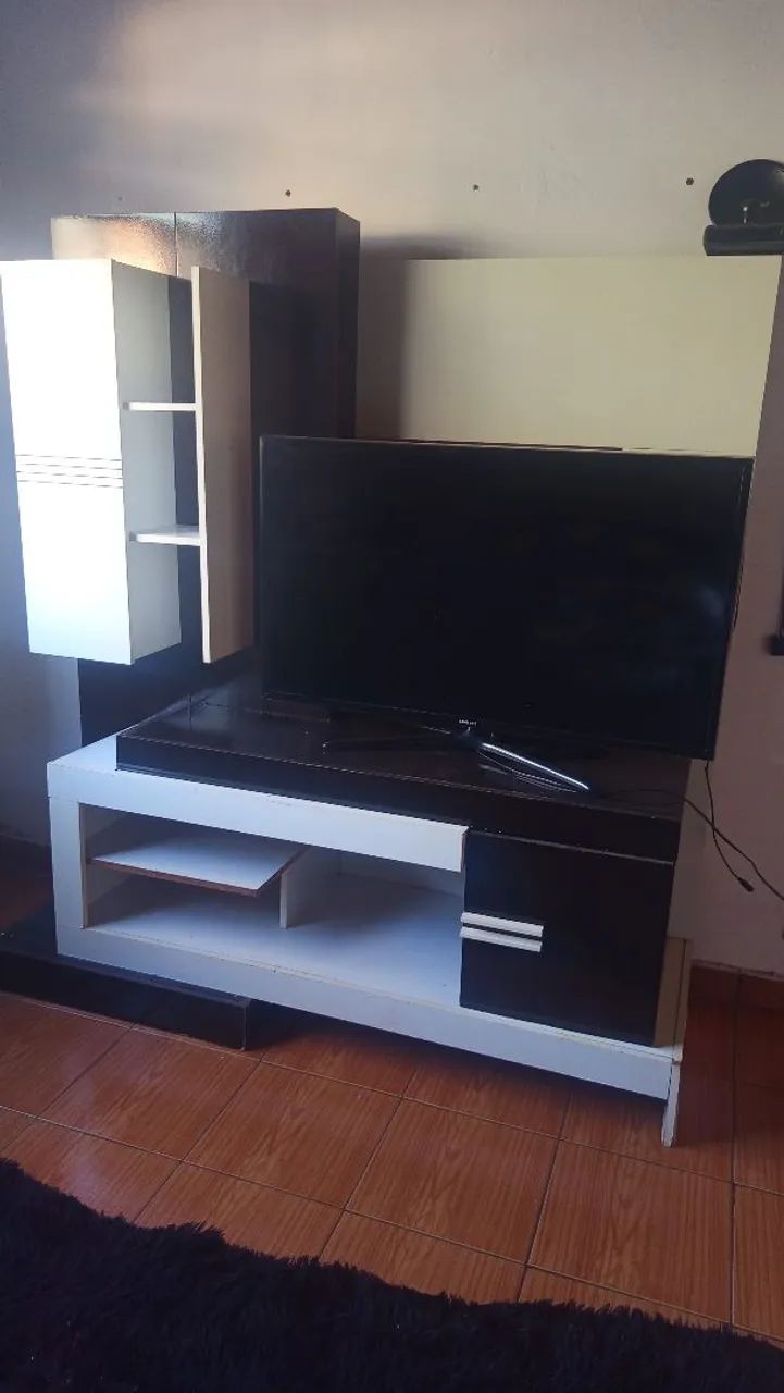 vendo TV 43 polegadas e um armário 