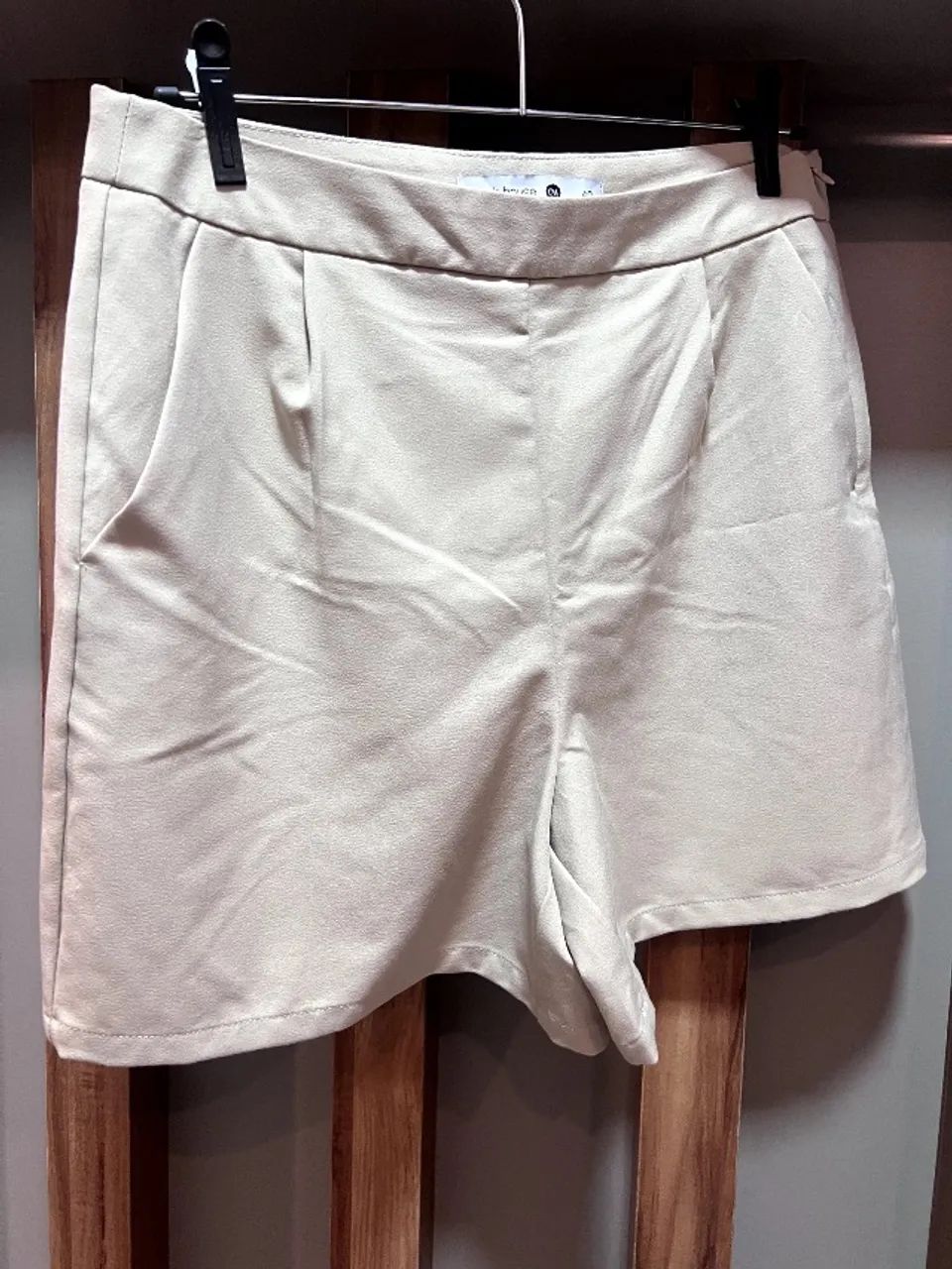 short de alfaiataria feminino com zíper lateral ( c&a) - Foto 3
