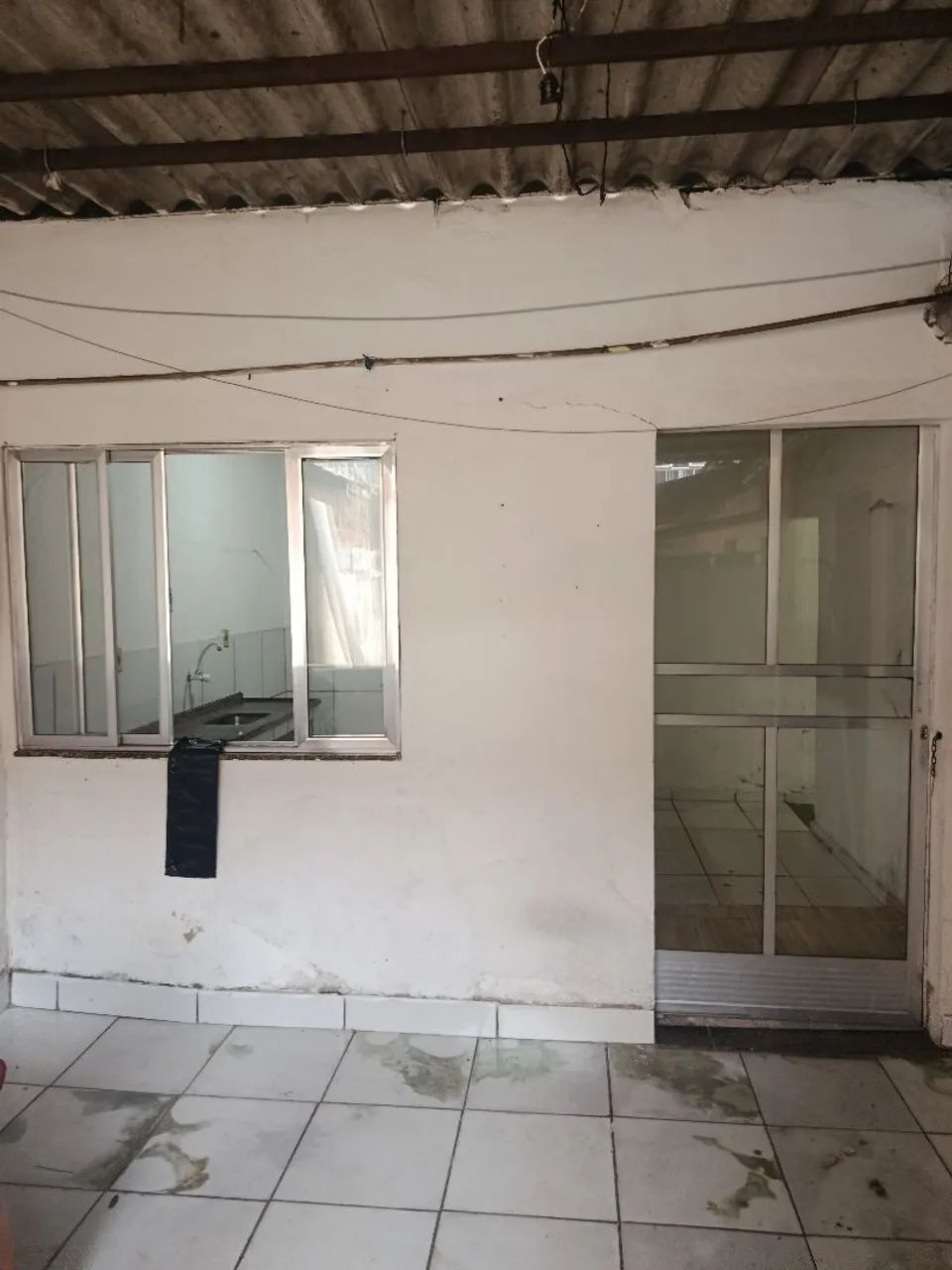 Vendo uma casa com uma kitnet no mesmo quinta.l  - Foto 2