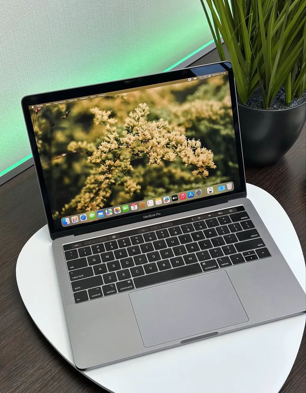 MacBook本体 MacbookPro 13inch 2017 Core i5/256GB/8GB MacBook Pro 13? 2017 - Intel i5 | 8GB RAM | 256GB SSD - Notebooks