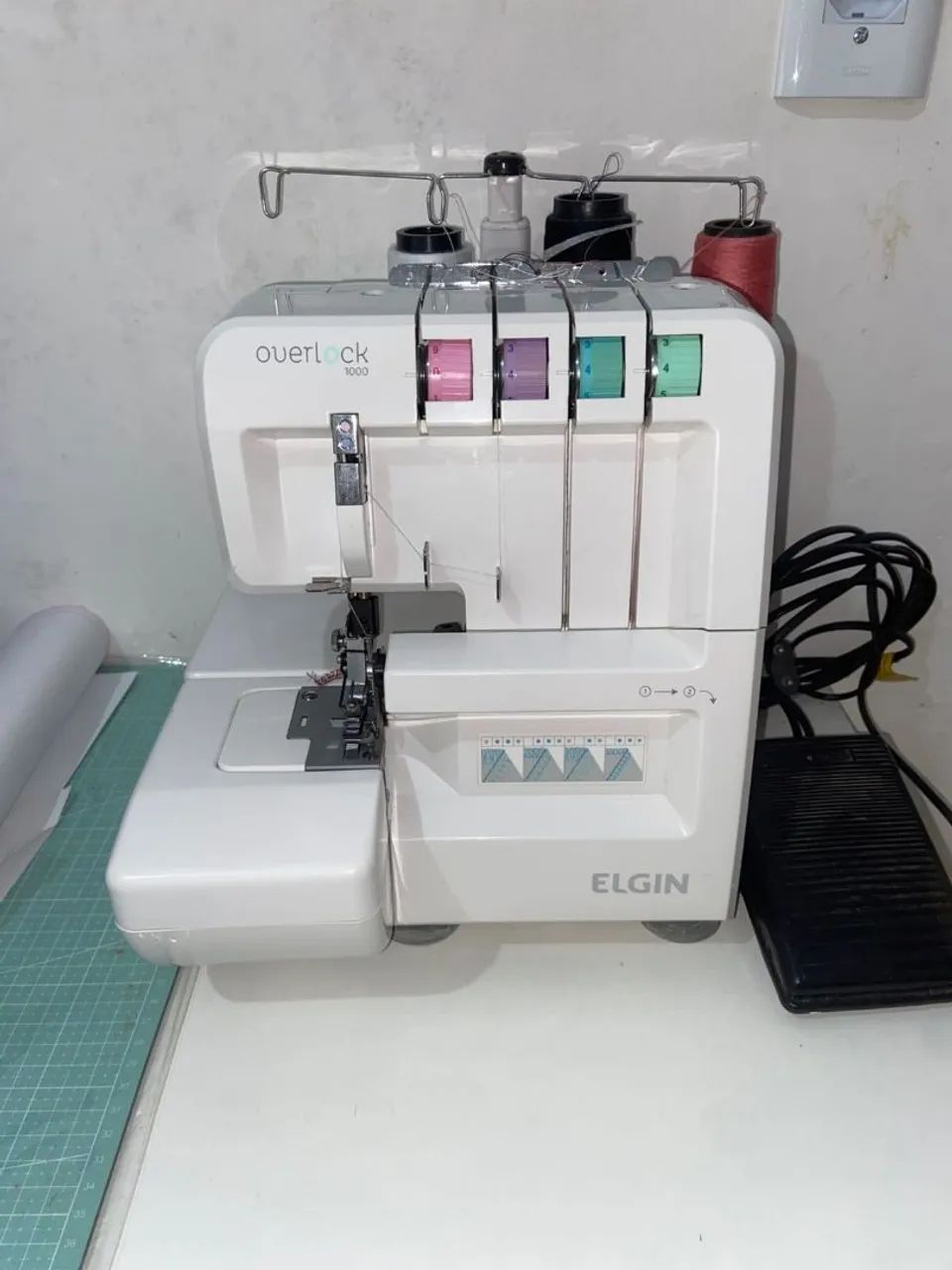 Overlock Elgin 1000