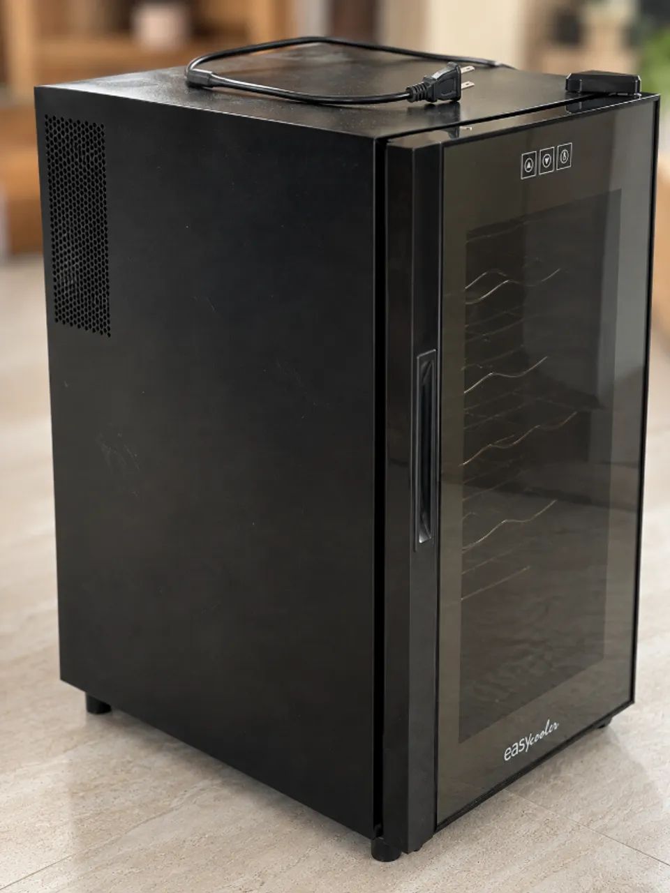 Adega 18 Garrafas - 127V