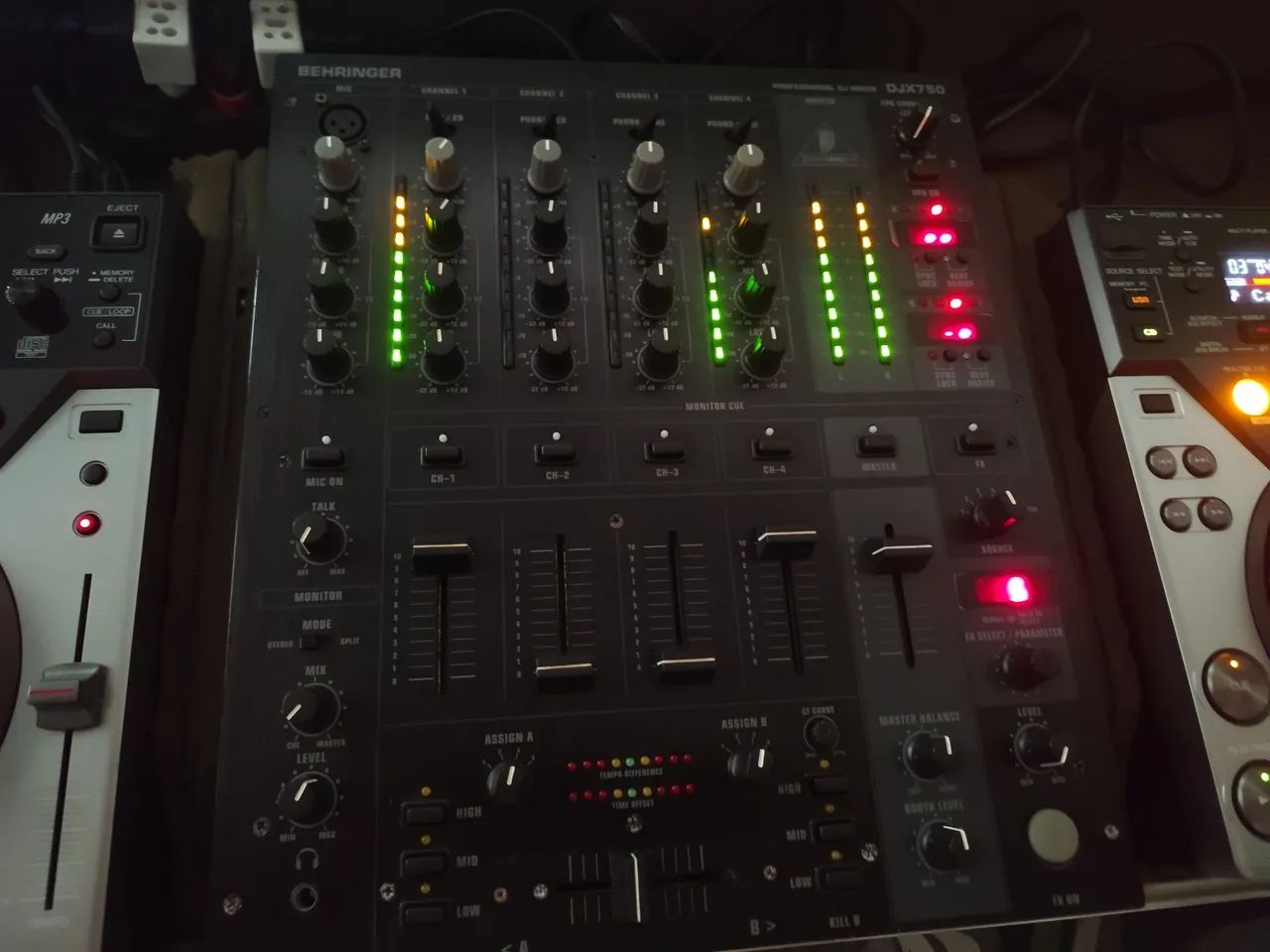 Cdj Pioneer 400 e Mixer behringer - Foto 4