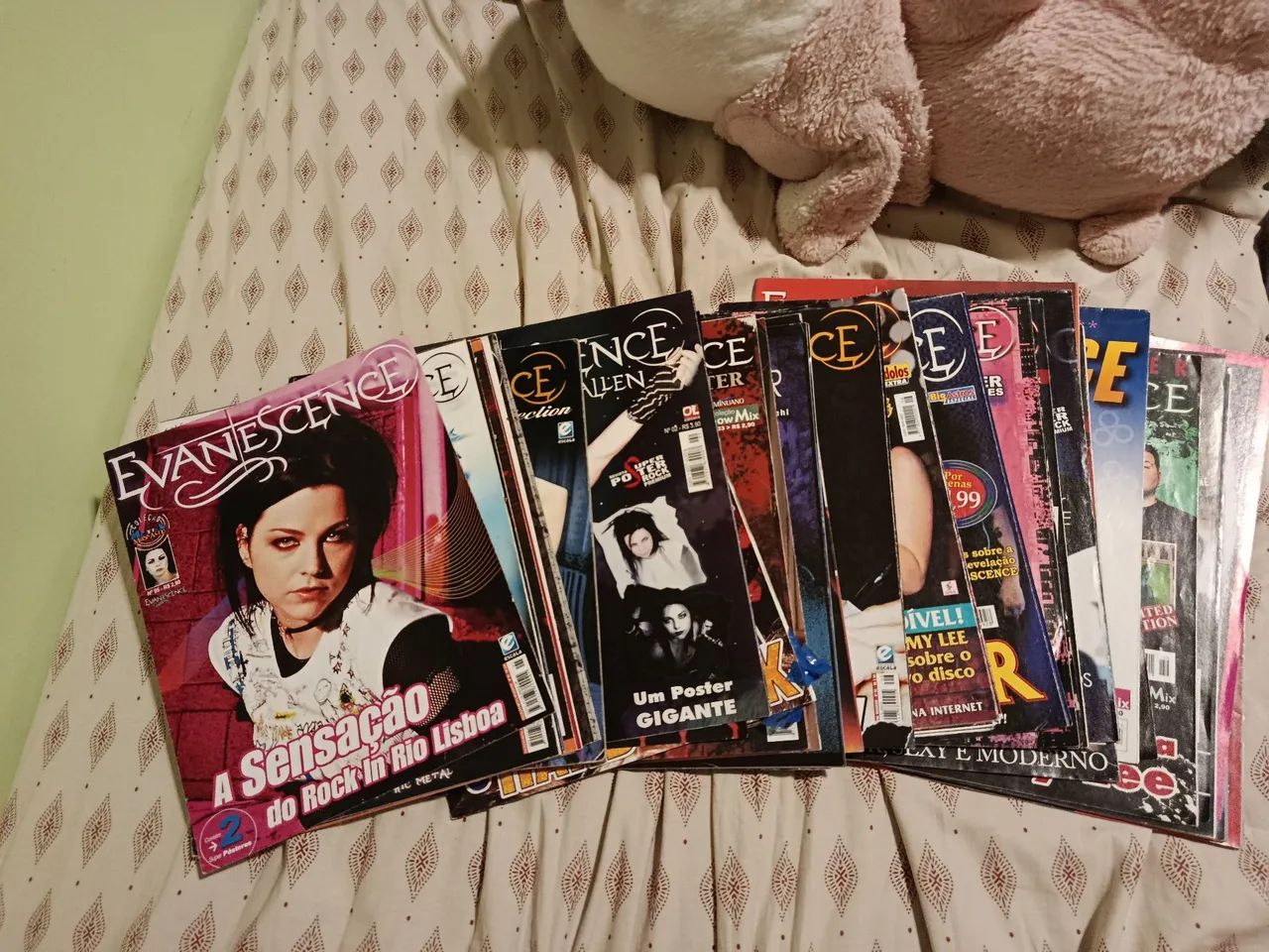 Lote de 26 revistas/posters Evanescence 2003-2007