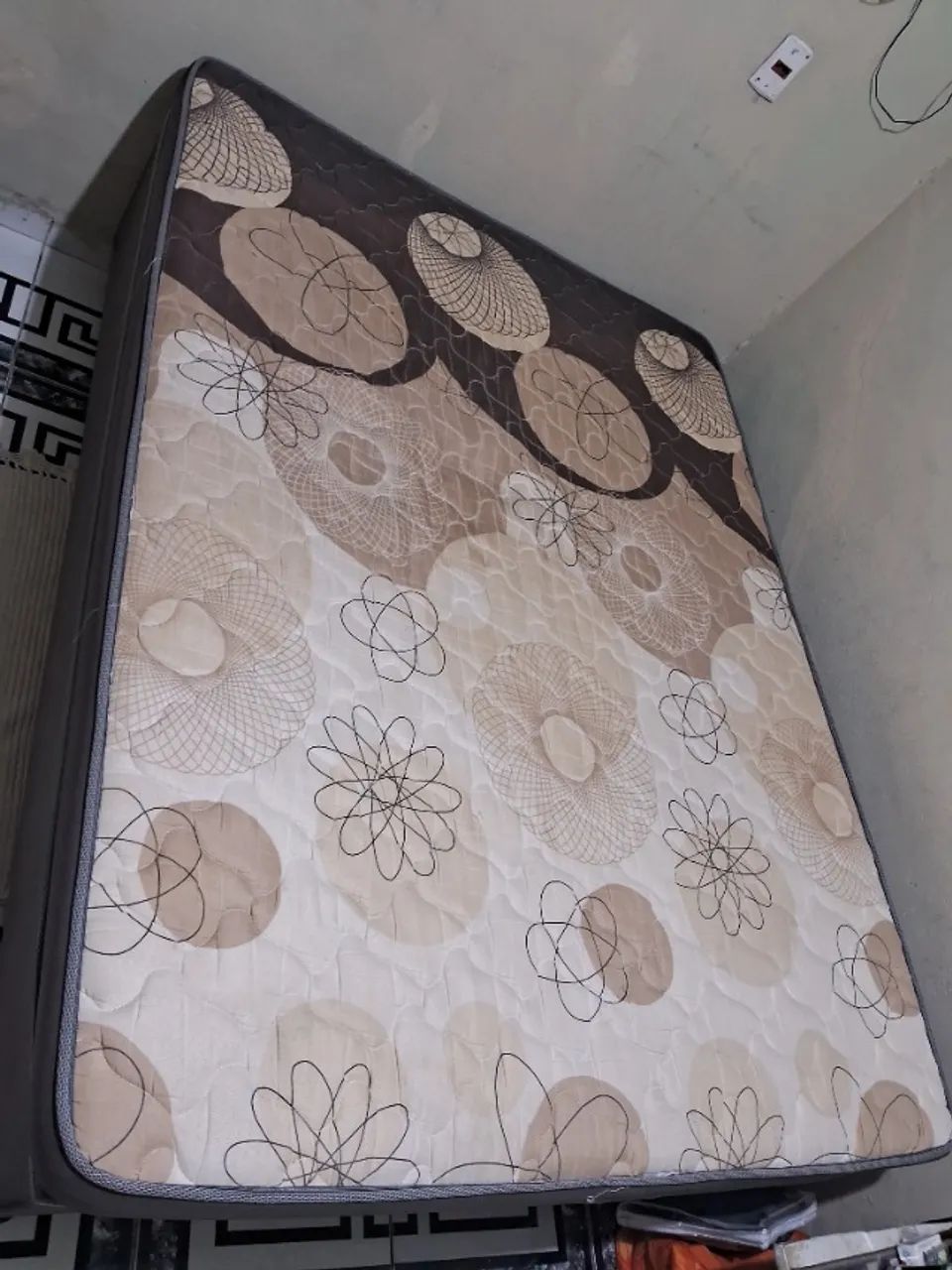 Cama box casal seminova 