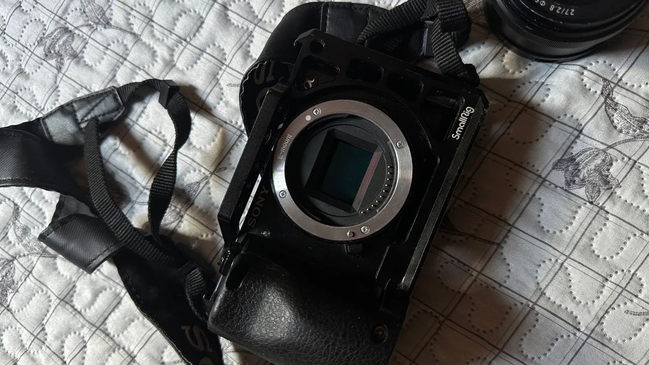 sony A600